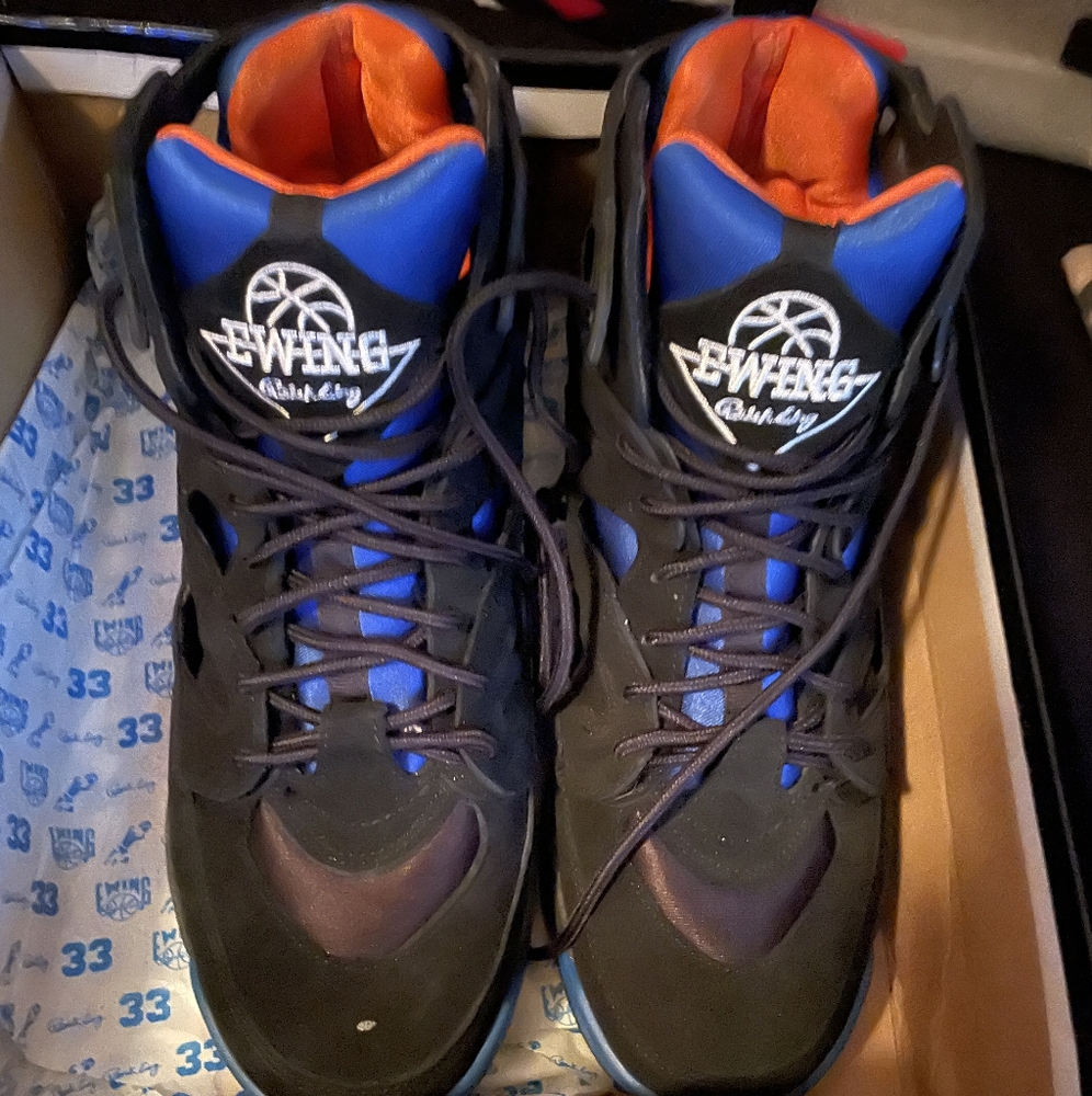 Never Wore Men's Black and Blue High-Top Sneakers